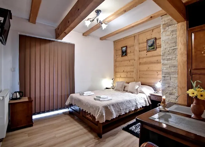 לינה וארוחת בוקר Magnat Sauna & Relax זקופאנה